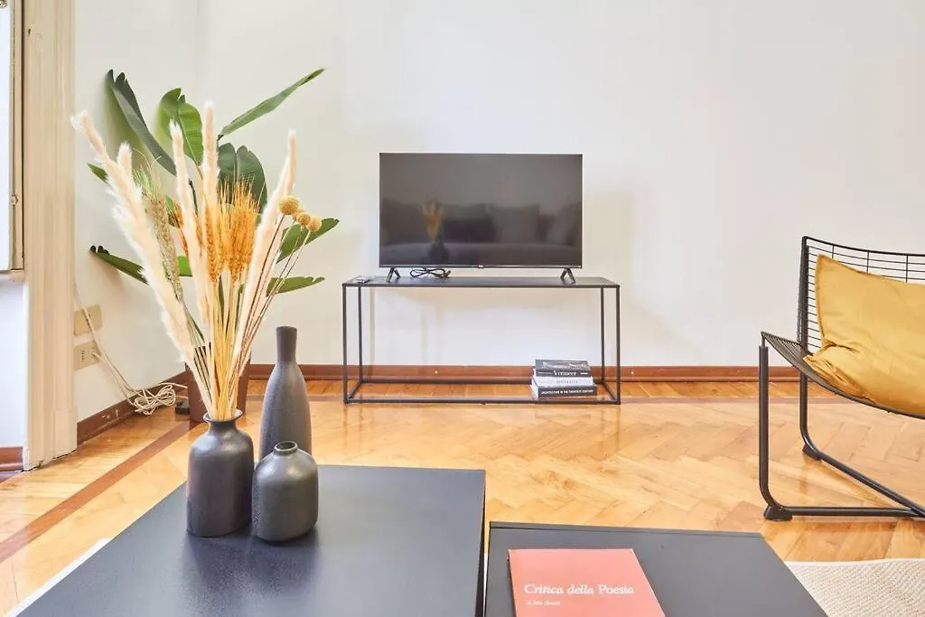 Easylife - Sophisticated Apartment In Cadorna Area Milan Italy