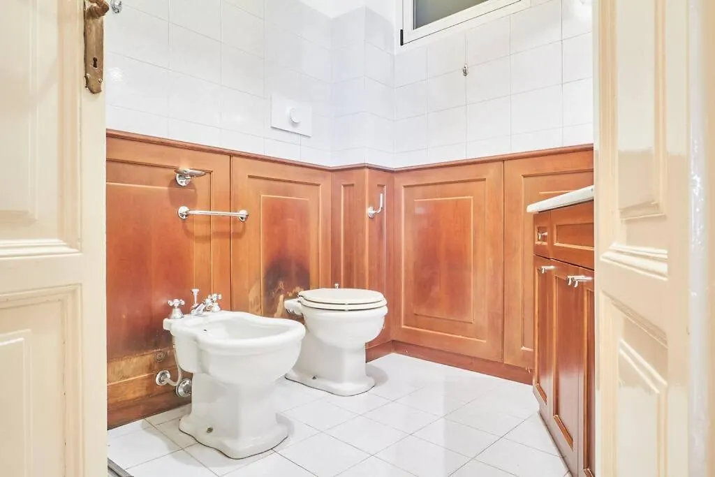 Easylife - Sophisticated Apartment In Cadorna Area Milan Italy