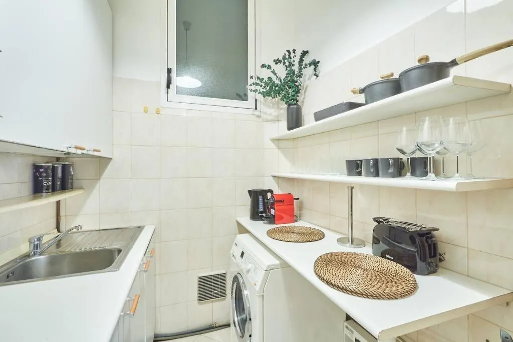 Easylife - Sophisticated Apartment In Cadorna Area Milan Italy